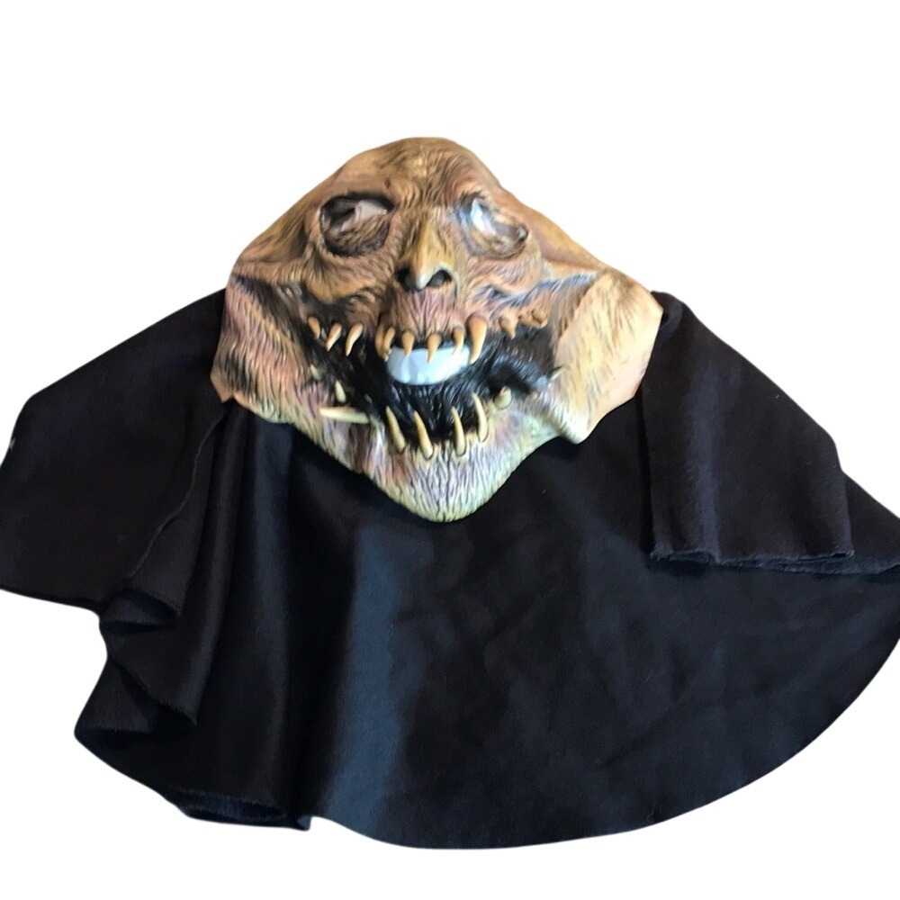 Something Studio Men's Vintage 1995 Monster Mask Shroud Tan Black One Size